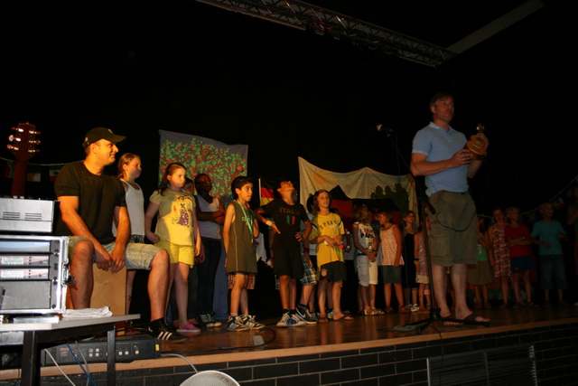 gal/2010/2010 Saitentwist Abschied Duererschule 9.7/2010 Saitentwist Duererschule Abschied 4.Kl. 9.Juli Im Coffee Cor 047.jpg